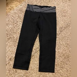 Lululemon Wunder Under crop size 8